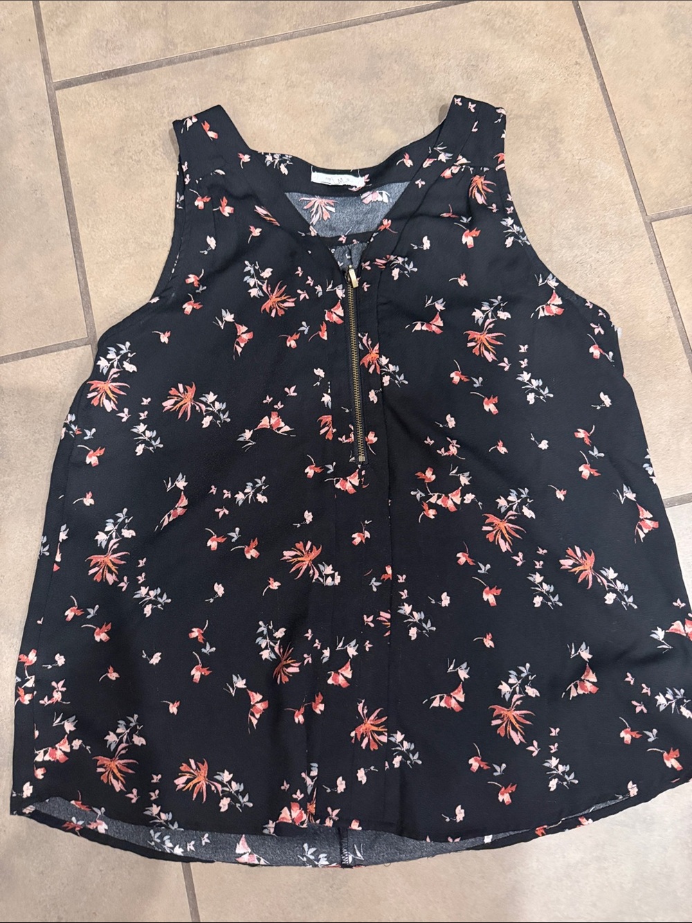 Maurices Black Floral Zip-Front Sleeveless Camisole